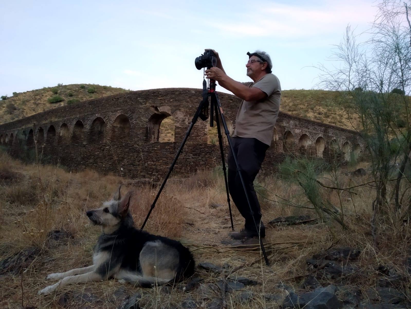 Preparando una sesión de fotografía nocturna en el Acueducto de las Herrerías (Campillo de Deleitosa, Cáceres)